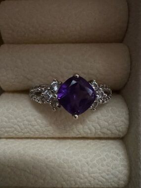 Vintage Sterling Silver Cushion-Cut Amethyst Ring with CZ Accent Stones Sz 6